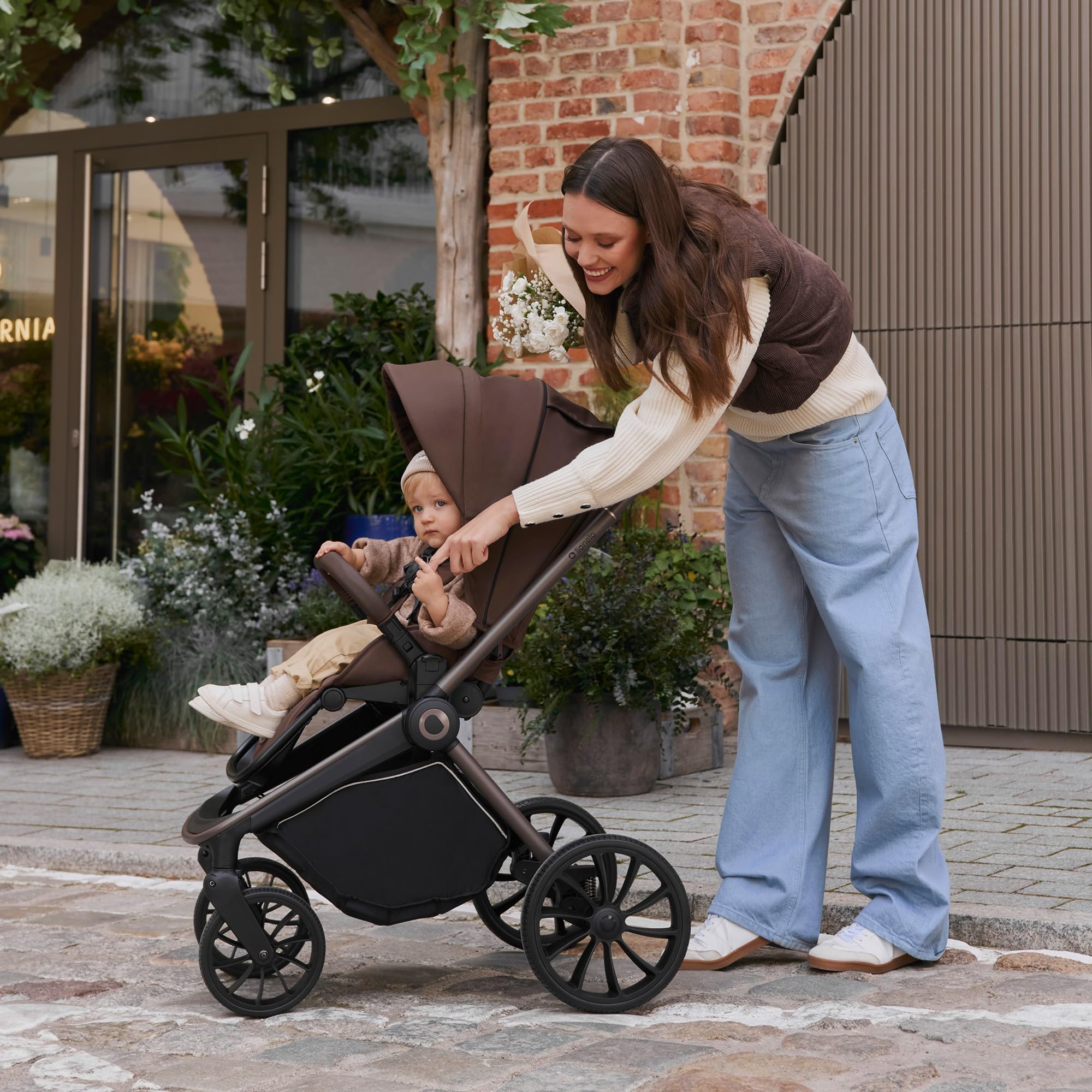 lionelo-mika-plus-poussette-marron-22-kg-upf50-tout-terrain image 2
